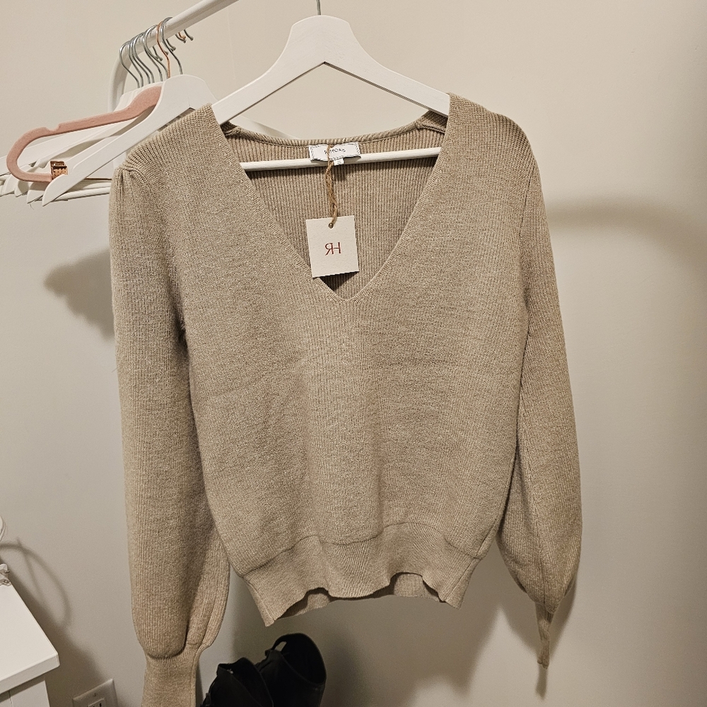 RIHOAS Beige V-Neck Sweater